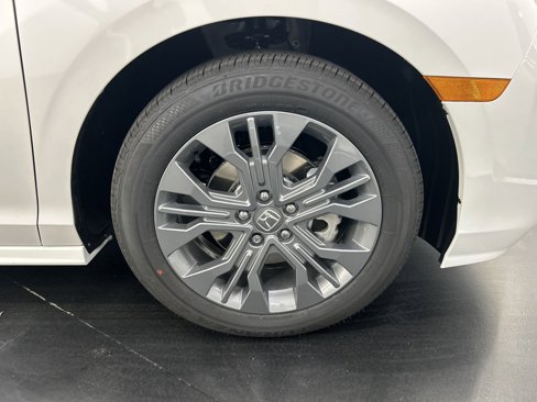 New 2026 Honda Odyssey Touring image 12
