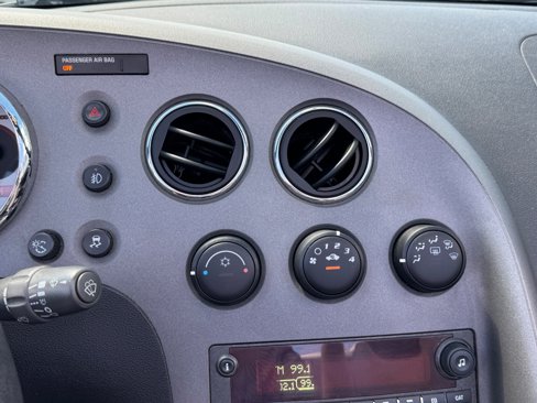 Used 2008 Pontiac Solstice Convertible w/ Preferred Package image 17