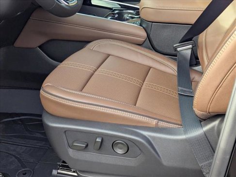 New 2026 Chevrolet Suburban High Country image 4