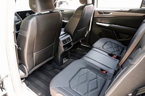 Used 2024 Volkswagen Atlas Cross Sport SE w/ Panoramic Sunroof Package image 46