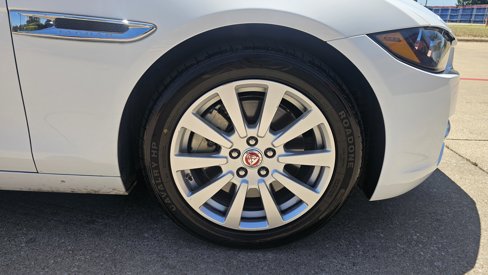 Used 2019 Jaguar XE image 16