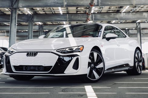 New 2025 Audi S e-tron GT Premium Plus image 1