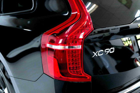 Used 2021 Volvo XC90 T8 R-Design w/ Advanced Package image 26