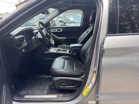 Used 2021 Ford Explorer Limited w/ Equipment Group 301A image 9