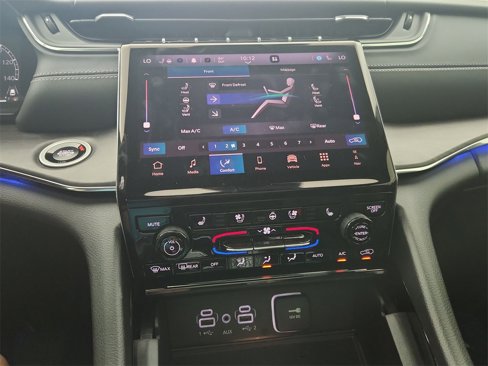 New 2025 Jeep Grand Cherokee Overland w/ Luxury Tech Group IV image 28