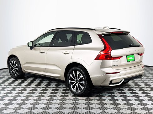 Used 2025 Volvo XC60 B5 Plus image 6