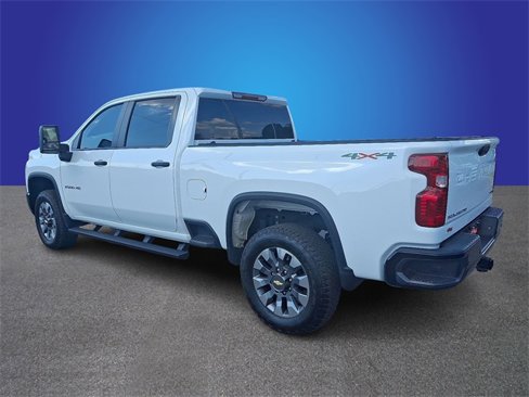 Used 2024 Chevrolet Silverado 2500 Custom w/ Custom Value Package image 6
