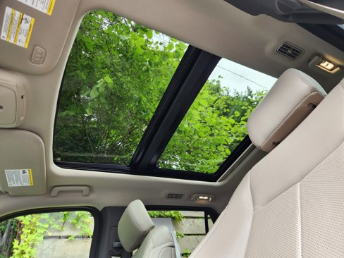 Used 2020 Ford Expedition XLT w/ Equipment Group 202A image 9