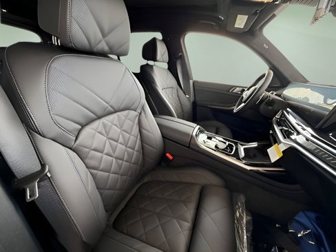 Used 2026 BMW X7 xDrive40i w/ M Sport Package image 32