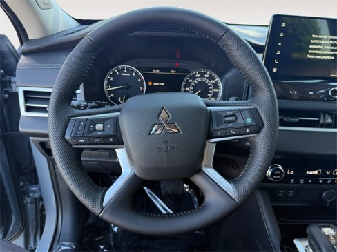 New 2025 Mitsubishi Outlander Trail Edition image 17