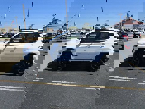 New 2026 Jeep Compass Latitude image 8