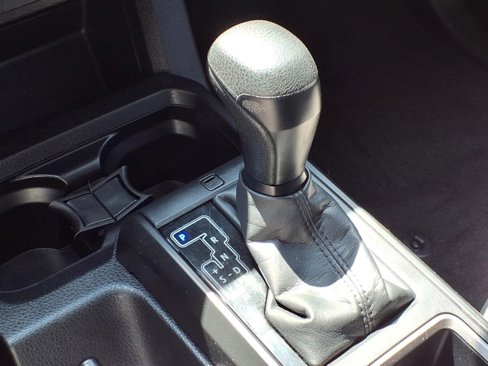 Used 2022 Toyota Tacoma SR image 11