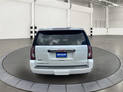 Used 2016 GMC Yukon XL Denali w/ Open Road Package image 3