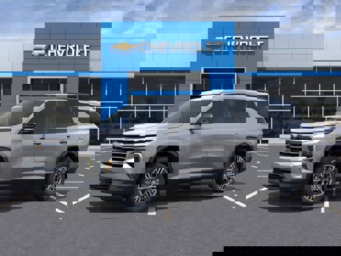New 2025 Chevrolet Traverse LT w/ Enhanced Driving Package image 2
