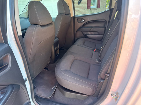 Used 2022 Chevrolet Colorado LT w/ LT Convenience Package image 12