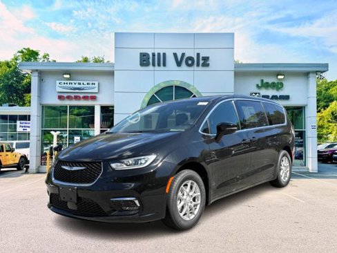 New 2026 Chrysler Pacifica Select image 1