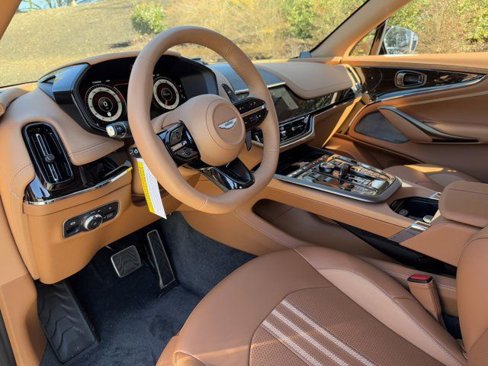 New 2025 Aston Martin DBX 707 image 3