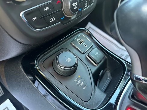 Used 2019 Jeep Compass Latitude image 22