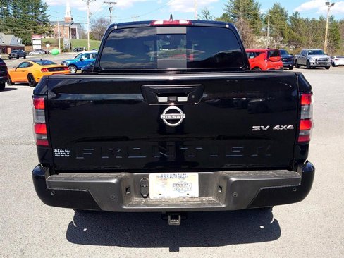Used 2023 Nissan Frontier SV image 6