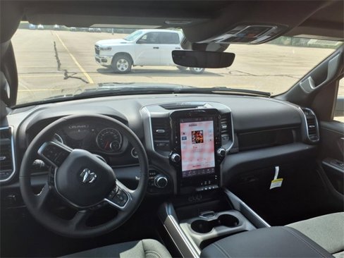 New 2026 RAM 1500 4x4 Crew Cab image 9