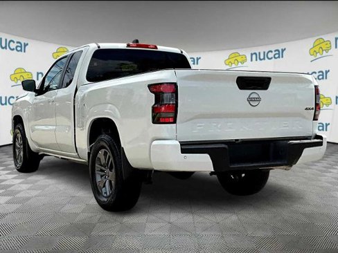 Certified 2025 Nissan Frontier SV image 4