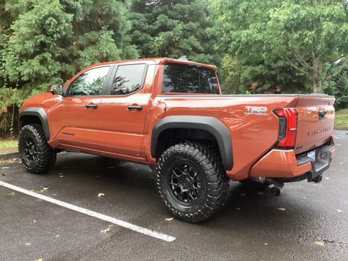 Used 2025 Toyota Tacoma TRD Off-Road image 11
