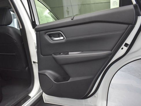 New 2026 Nissan Rogue Platinum image 21