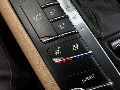 Used 2018 Porsche Macan GTS w/ Premium Package Plus image 35