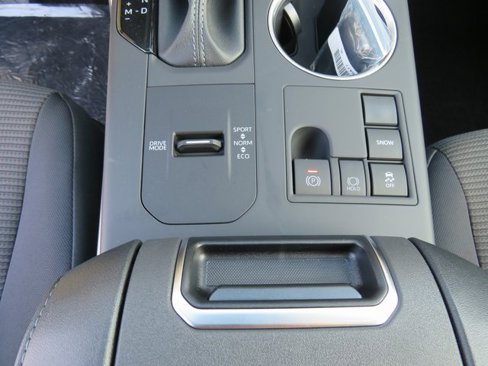 New 2025 Toyota Highlander LE image 27