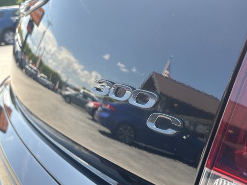 Used 2023 Chrysler 300 C image 8