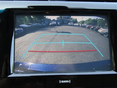 Used 2020 Toyota Camry SE image 19