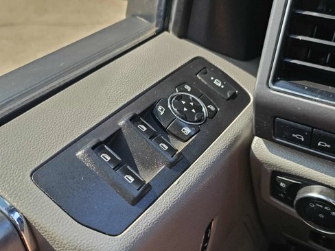 Used 2020 Ford F250 XLT w/ XLT Premium Package image 26