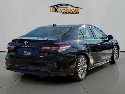 Used 2019 Toyota Camry XLE image 7