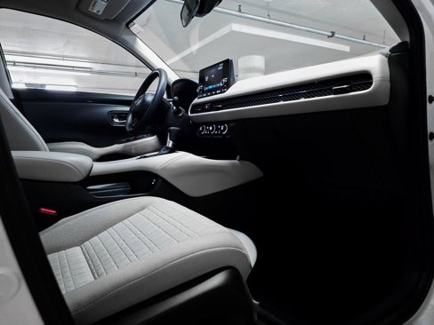 Certified 2024 Honda HR-V LX image 39