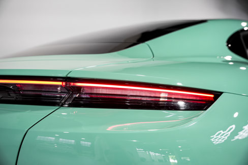 Used 2022 Porsche Taycan 4S image 47