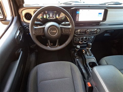 Used 2024 Jeep Wrangler Unlimited image 11
