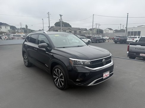 Used 2024 Volkswagen Taos SE image 7