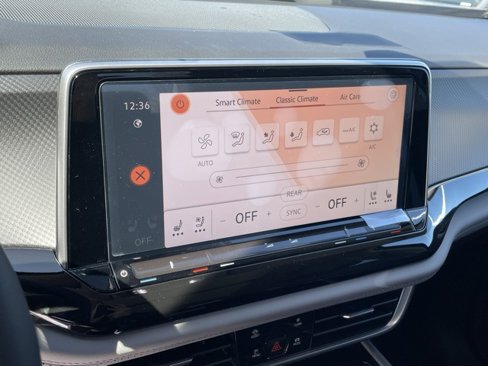 New 2025 Volkswagen Atlas Peak Edition SE image 15