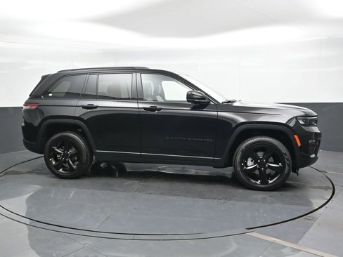 New 2025 Jeep Grand Cherokee Limited image 3