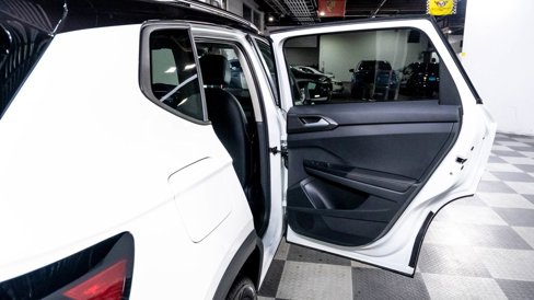New 2025 Volkswagen Taos SE image 15