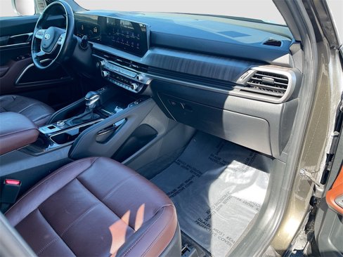 Used 2023 Kia Telluride EX w/ EX Captain's Chair Package image 33
