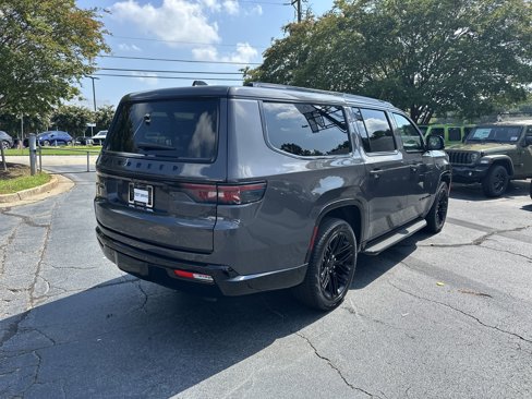 New 2025 Jeep Wagoneer L Series II image 9