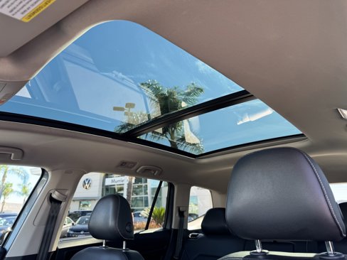Certified 2021 Volkswagen Atlas SEL Premium image 33