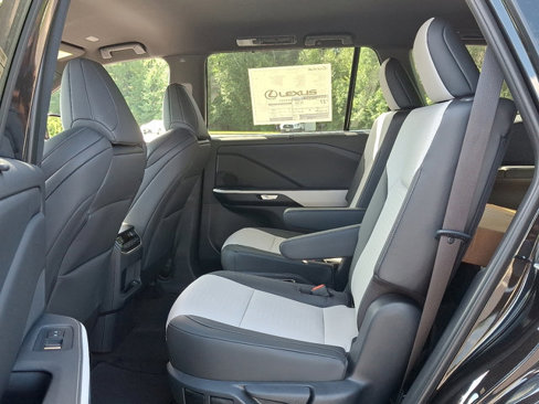 New 2025 Lexus TX 500h AWD image 7