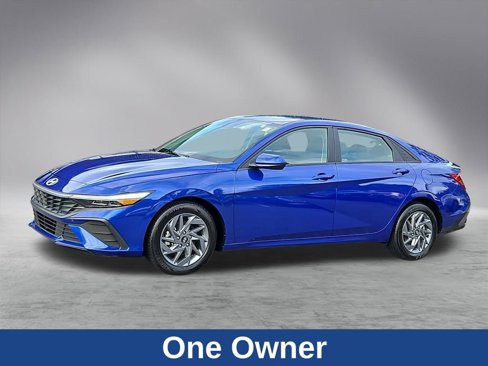 Used 2024 Hyundai Elantra SEL image 3