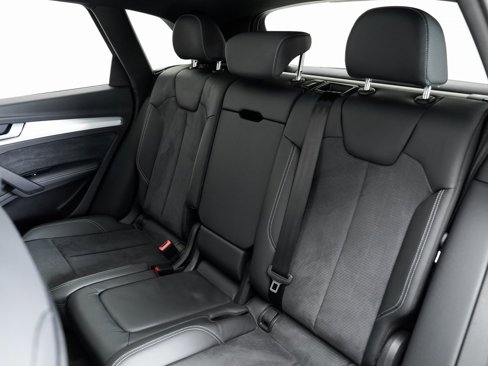 Used 2024 Audi Q5 e Premium Plus w/ Premium Plus Package image 23