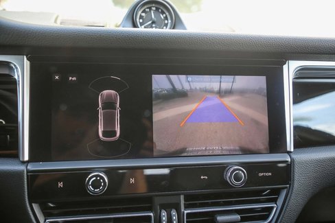 Used 2022 Porsche Macan image 25