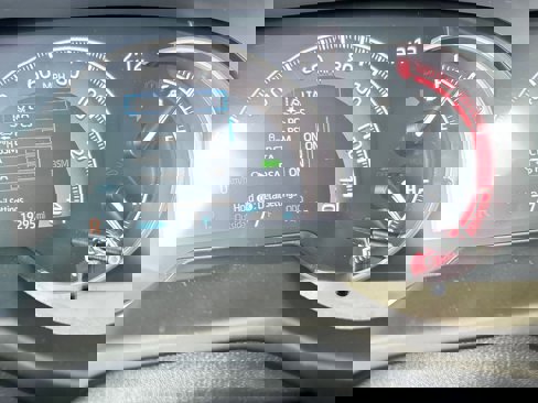 Used 2025 Toyota RAV4 XLE image 40