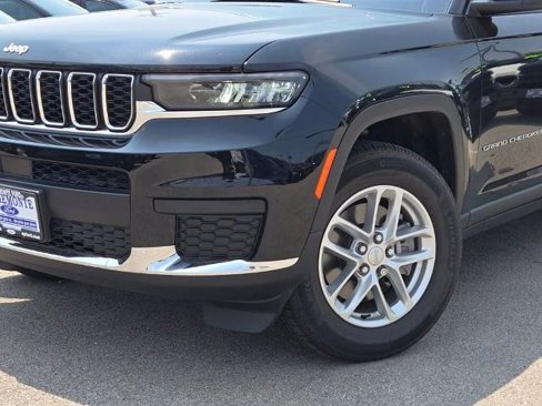 Used 2024 Jeep Grand Cherokee L Laredo image 3