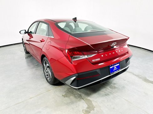 Certified 2025 Hyundai Elantra SEL image 7